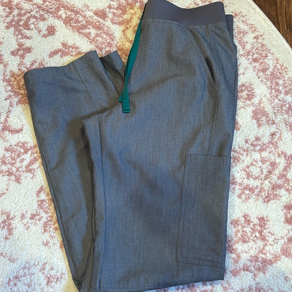 FIGS technical scrub pants. Straight leg women’s xs. NWOT.